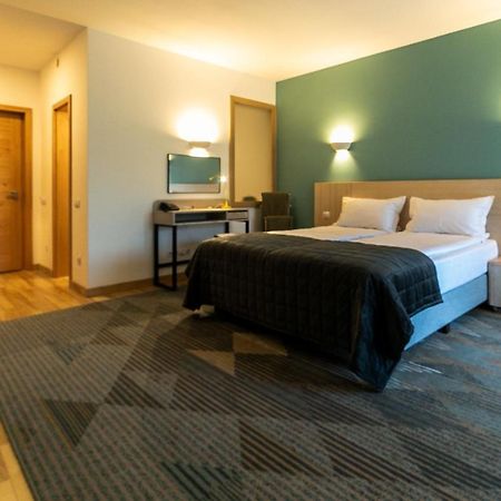 Cuibul De Lemn Hotel Rîşnov Luaran gambar
