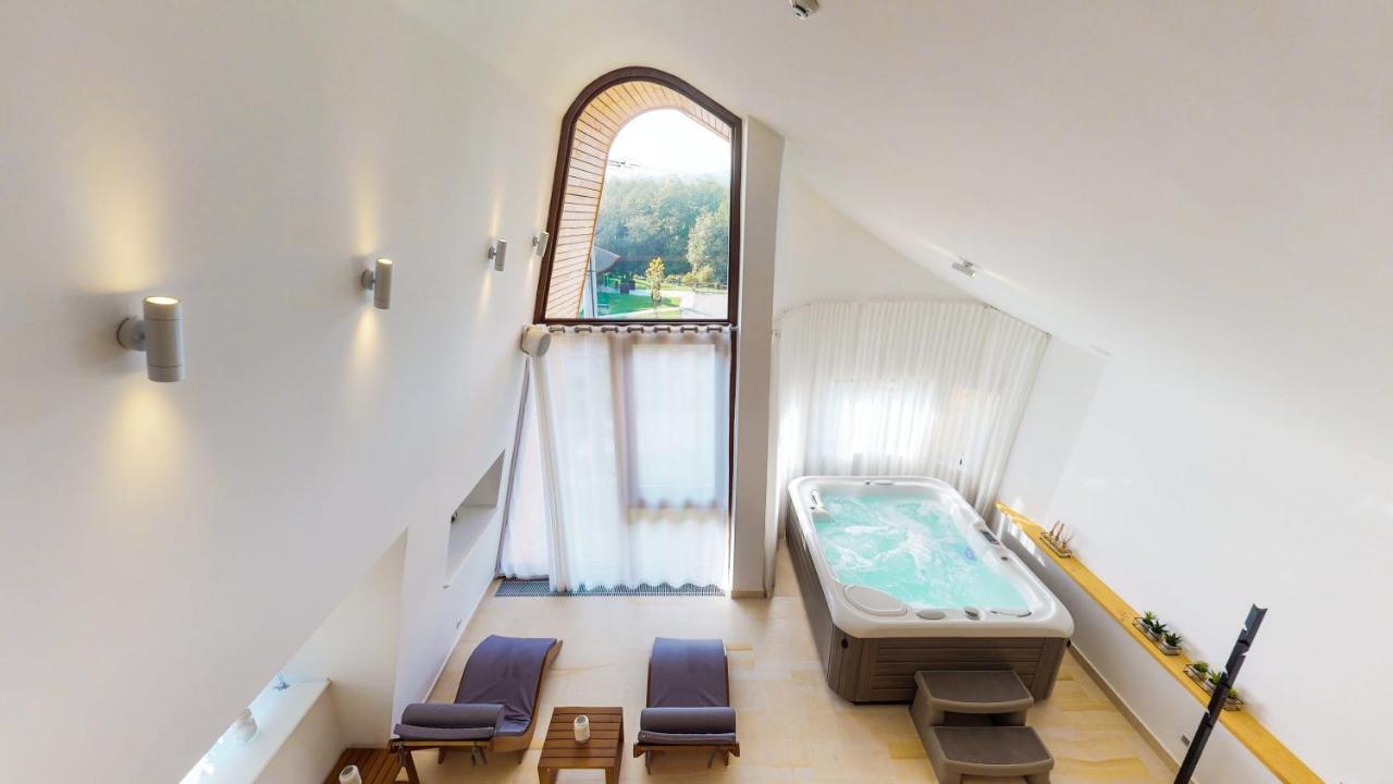 Cuibul De Lemn Hotel Rîşnov Luaran gambar